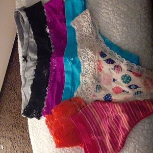 Lot of 7 thongs